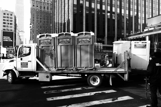 Best Portable bathroom rental  in Hamlin, WV